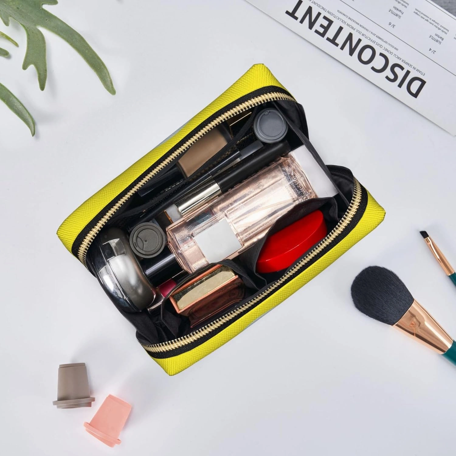 Cartoon Bee Toiletry Pouch, Travel-Friendly Makeup Organizer For Makeup Brushes, Lipsticks