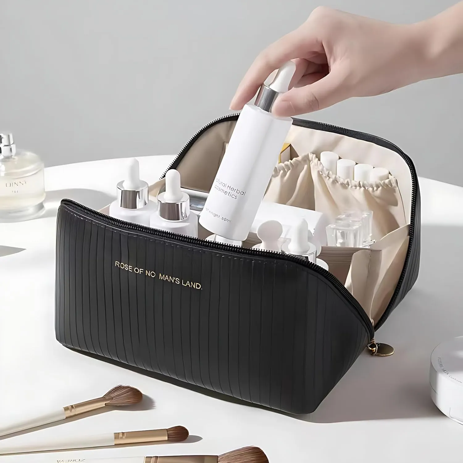 Cosmetic Bag for Women, Large Capacity Travel makeup bag, Portable PU Organizer Bag, Waterproof Make up Bag, Lightweight Toiletry Bag Black