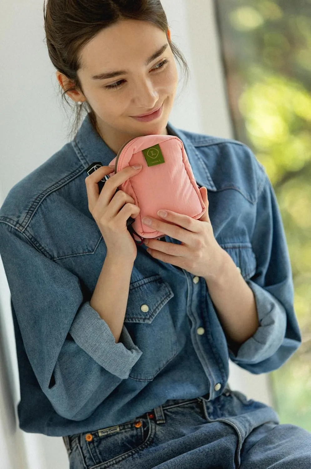 Invite.L Small Stand Up Compact Cosmetic Bag Organized Pockets Korean Beauty Case Portable Makeup Pouch Toiletry Storage Work Essentials Elegant (Svea Blue)