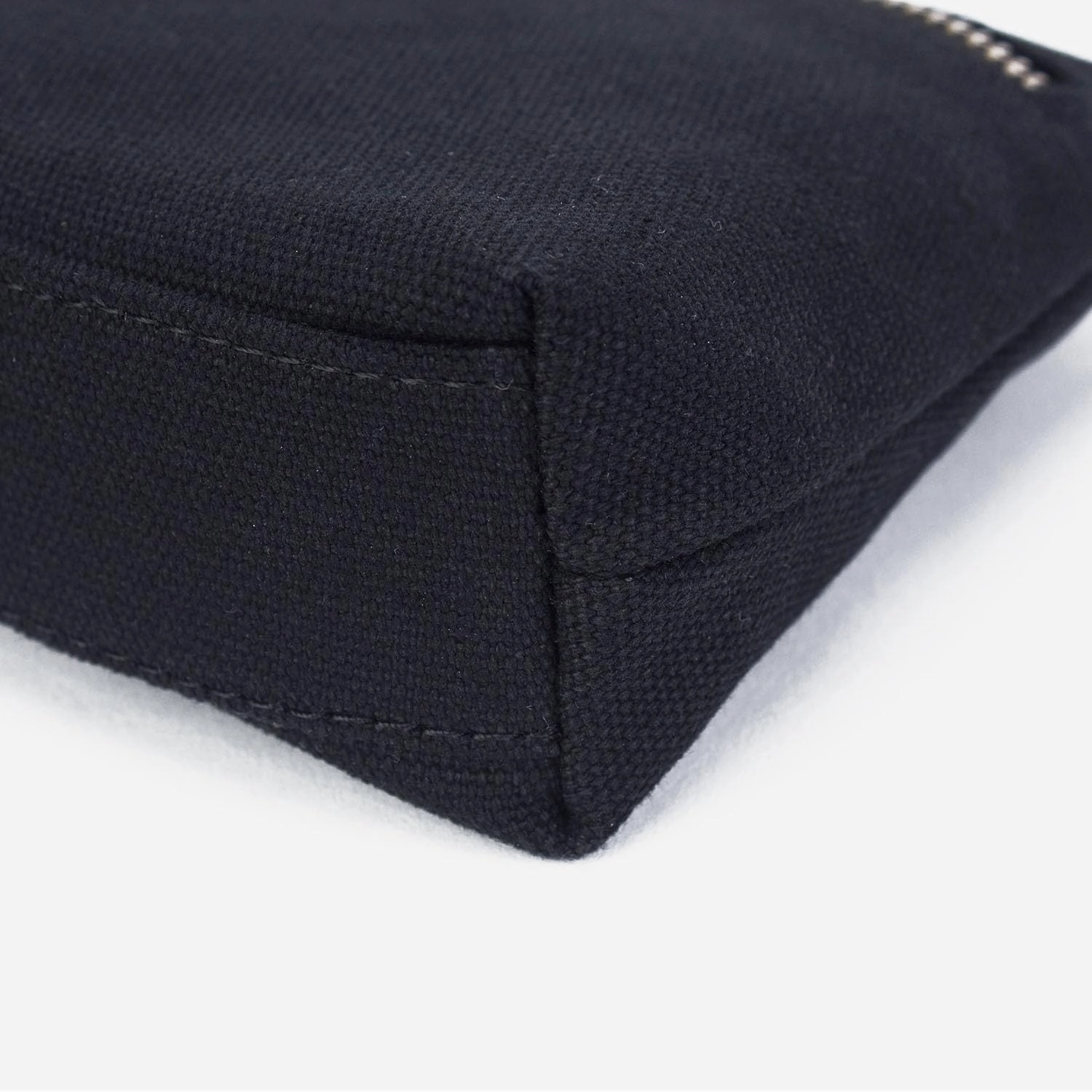 Nylon Wristbands Bag Makeup Pouch for Purse Waterproof Wristbands Bag with Zipper Pocket Credit Card Pouch