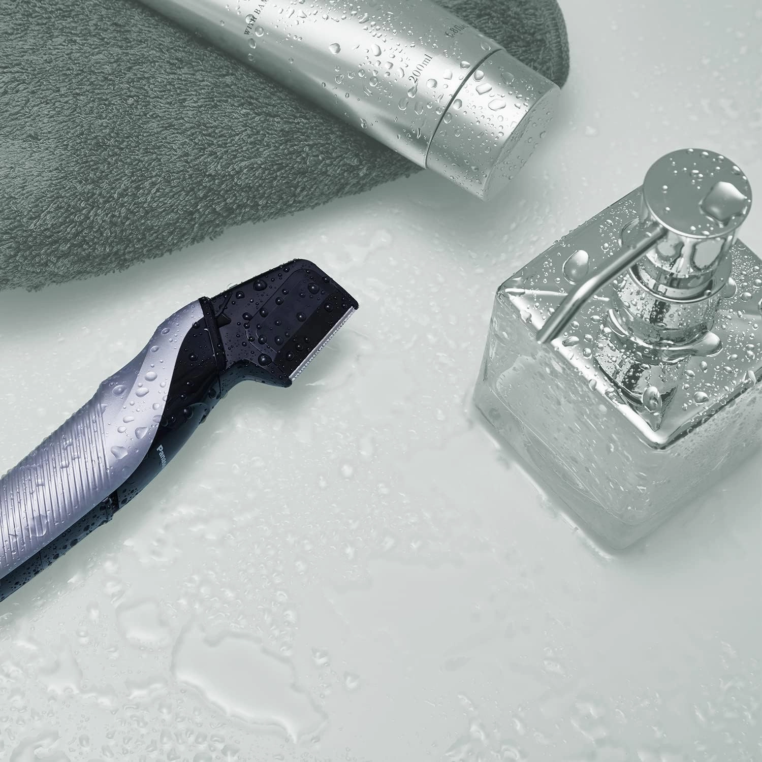 Panasonic Electric Body Hair Trimmer and Groomer for Men ER-GK60-S, Cordless, Wet/Dry with 3 Comb Attachments, Washable