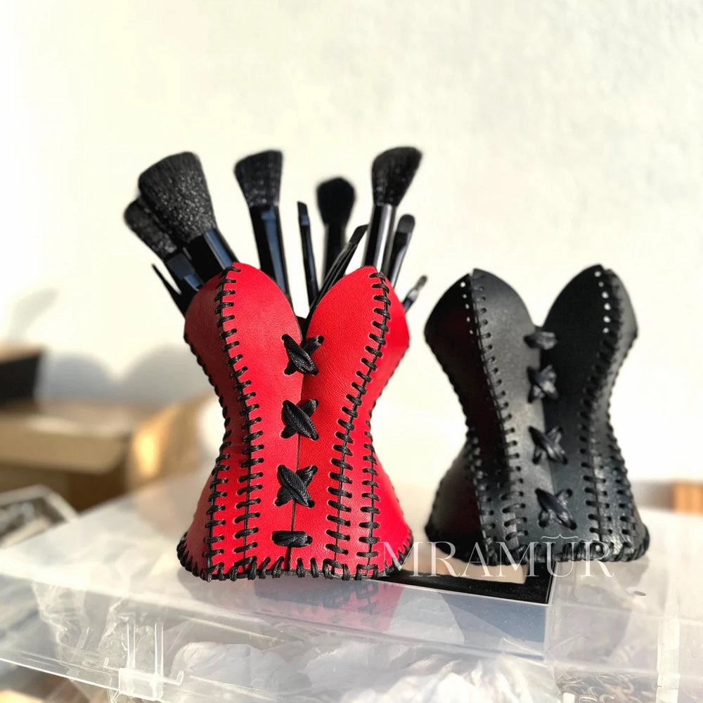 Retro Corset Leather Makeup Holder
