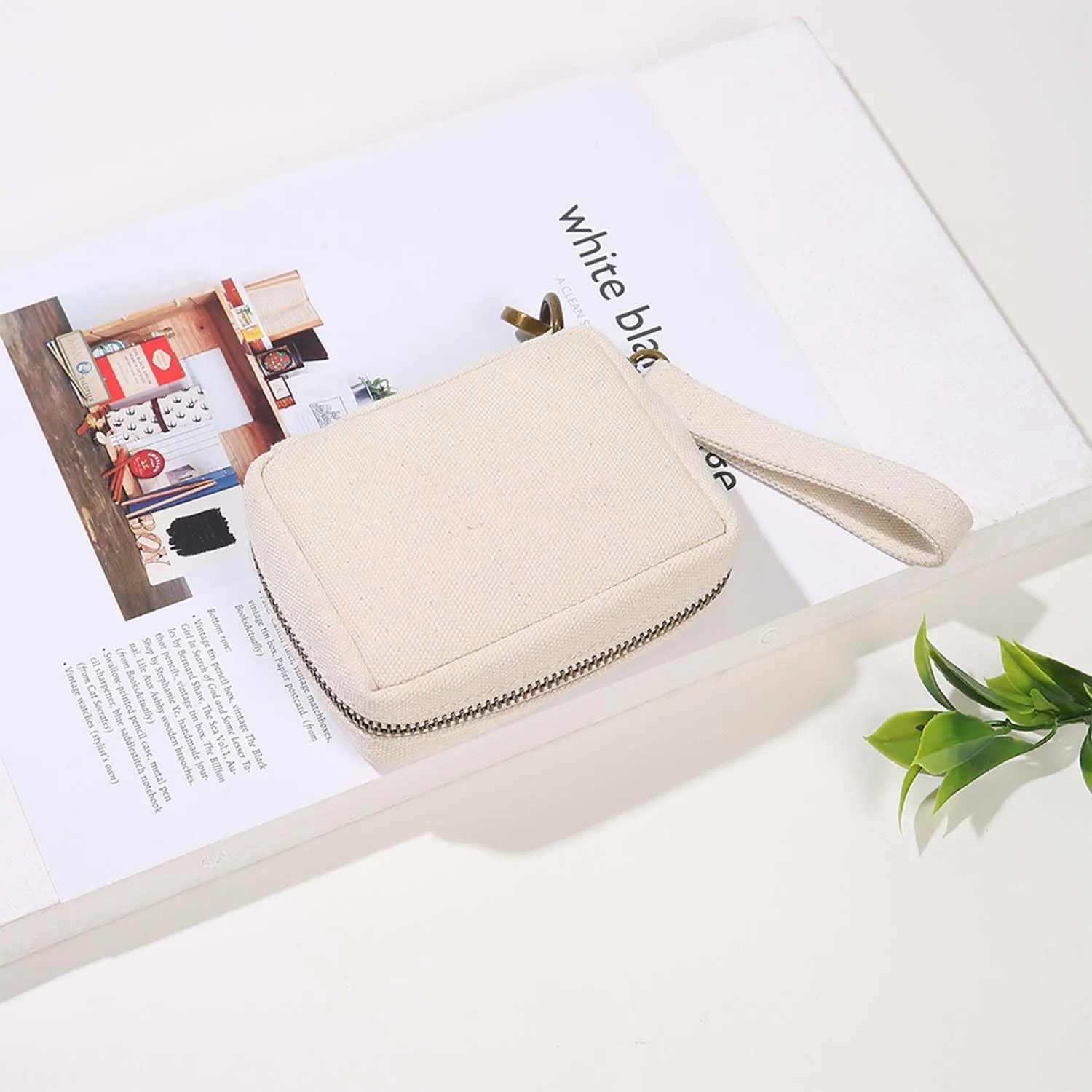 Women's Makeup Bag Cotton Canvas Wristband Bag Lightweight and Stylish Ideal for Travel and Daily Use