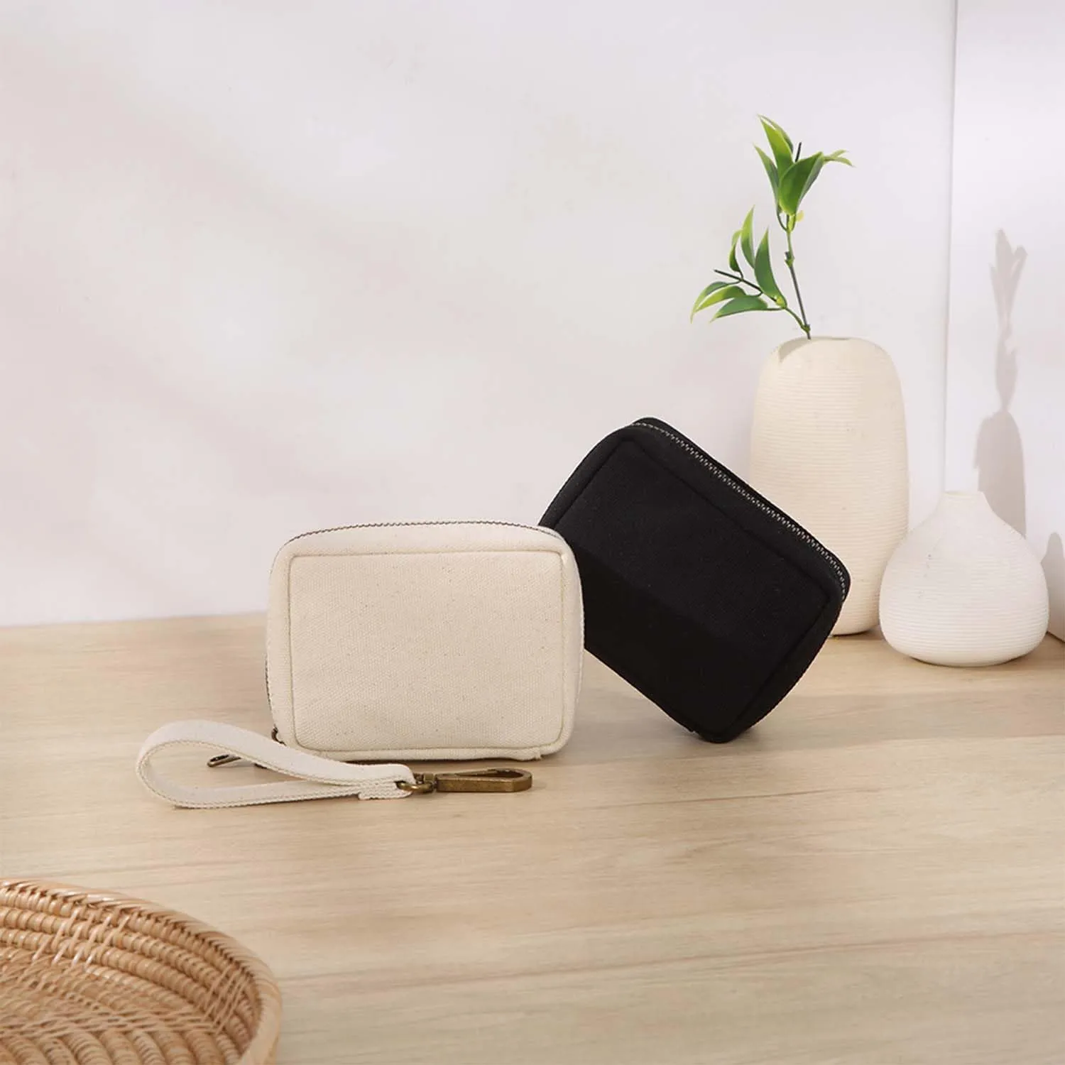 Women's Makeup Bag Cotton Canvas Wristband Bag Lightweight and Stylish Ideal for Travel and Daily Use