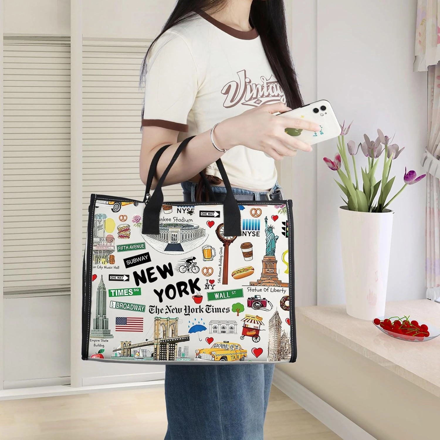 WZMPA New York Cosmetic Bag - Souvenir Gift & Vacation Makeup Pouch - Zipper Closure